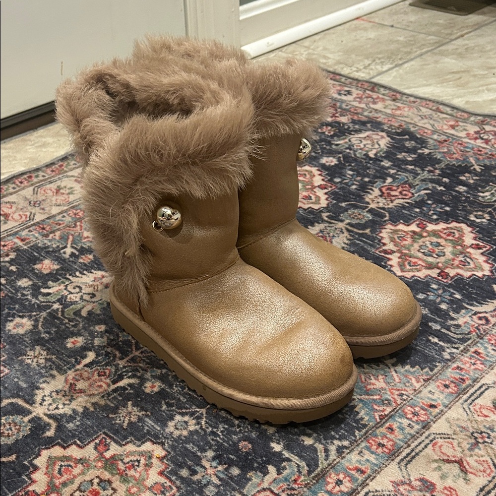 UGG women classic fluff pin boots